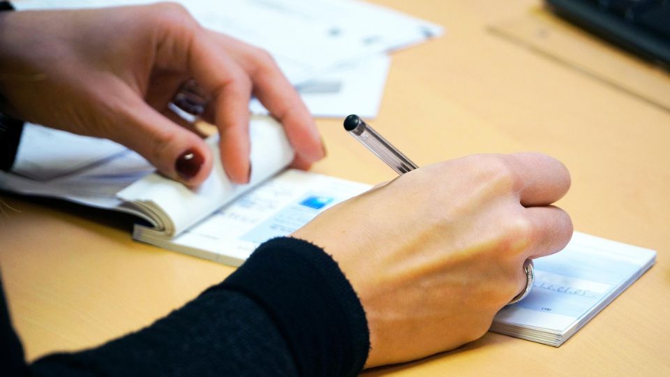 Ersättning och hävning vid dröjsmål 